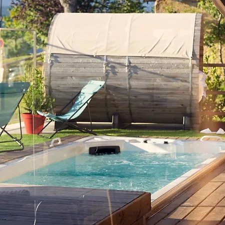 Hotel Du Mont-charvin & 4*