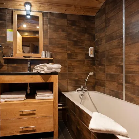 Du Mont-charvin & Hotel 4*
