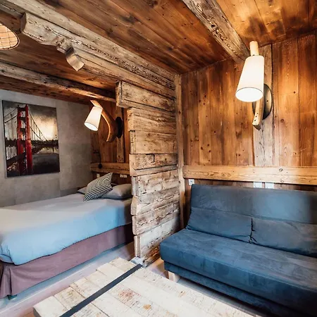 Du Mont-charvin & Hotel 4*